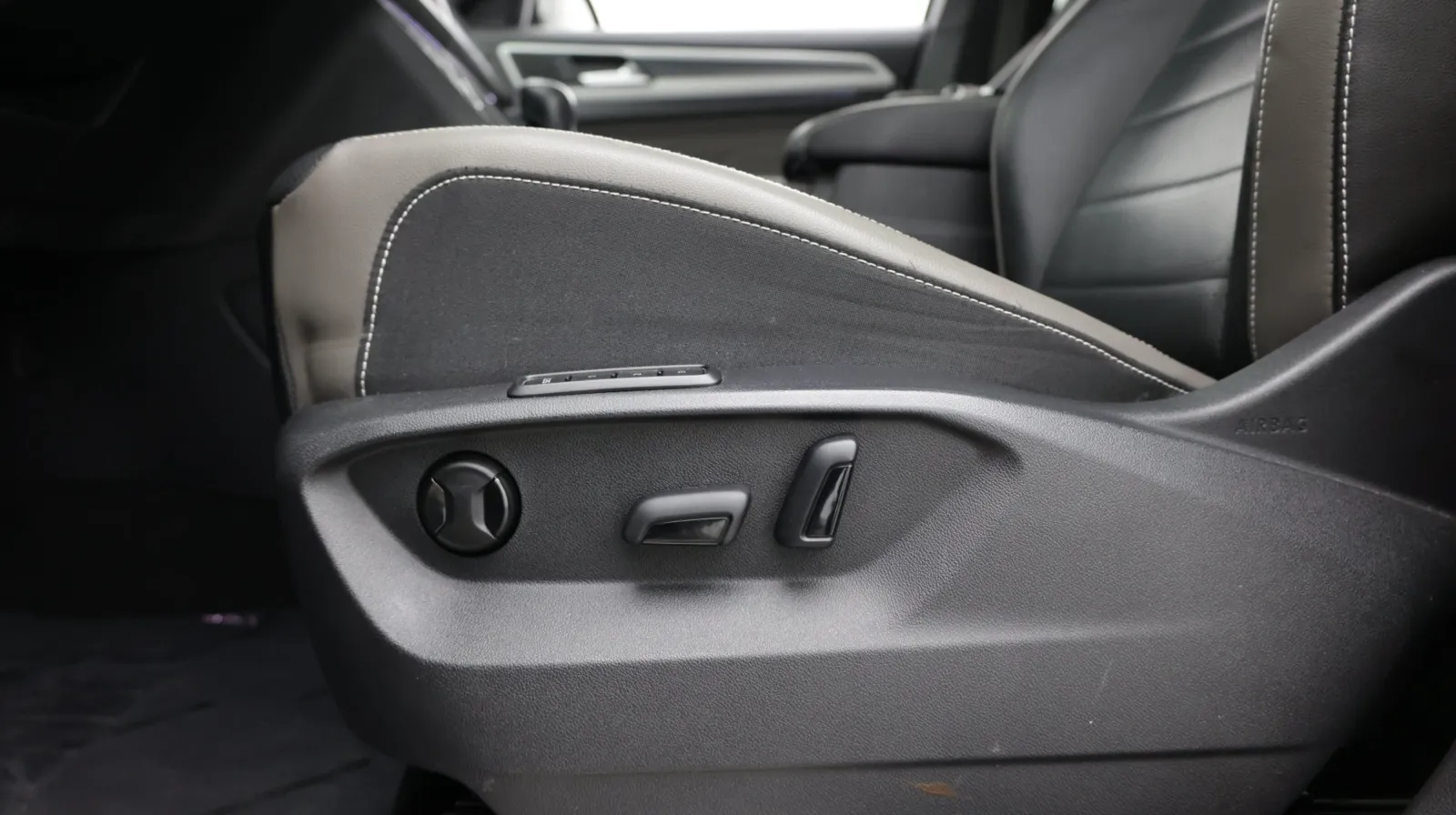 Volkswagen Atlas Cross Sport photo 17