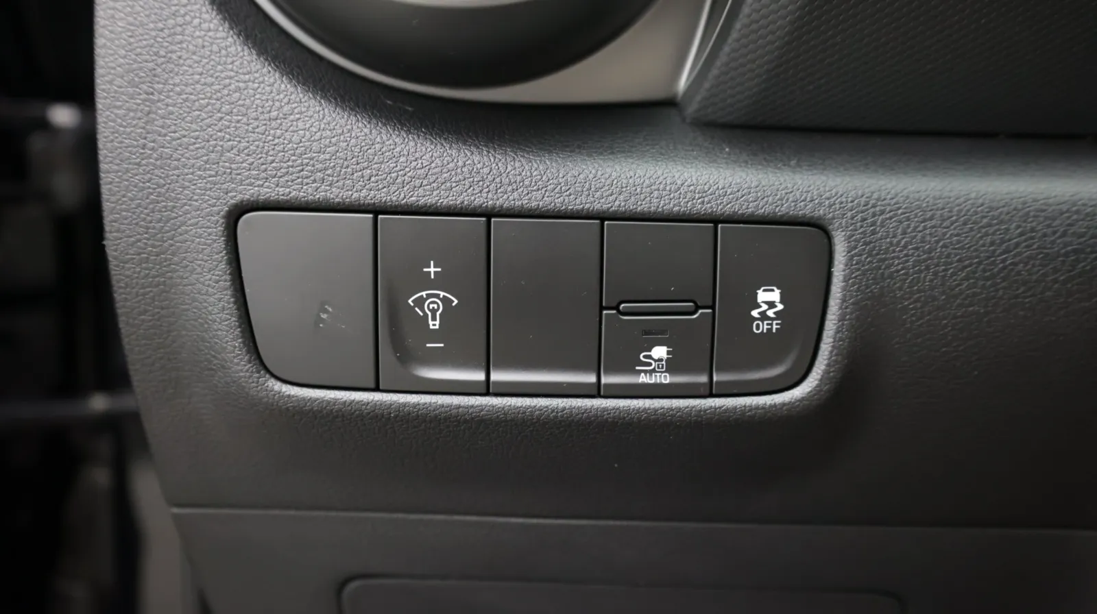 Hyundai Kona photo 17