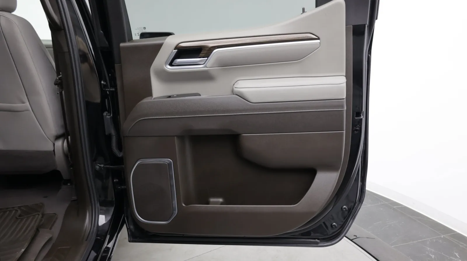 Chevrolet Silverado photo 32