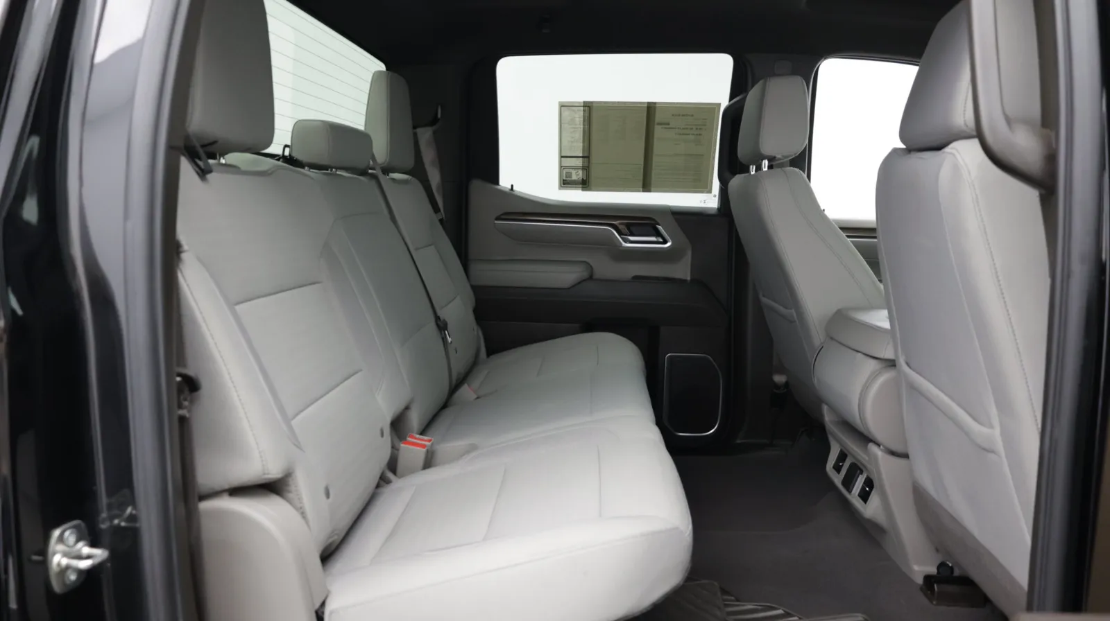Chevrolet Silverado photo 33