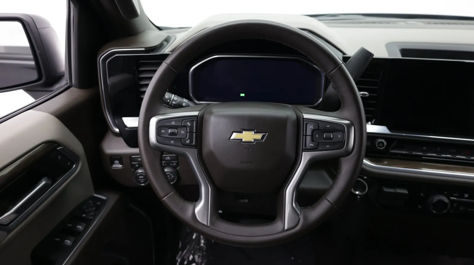 Chevrolet Silverado photo 27