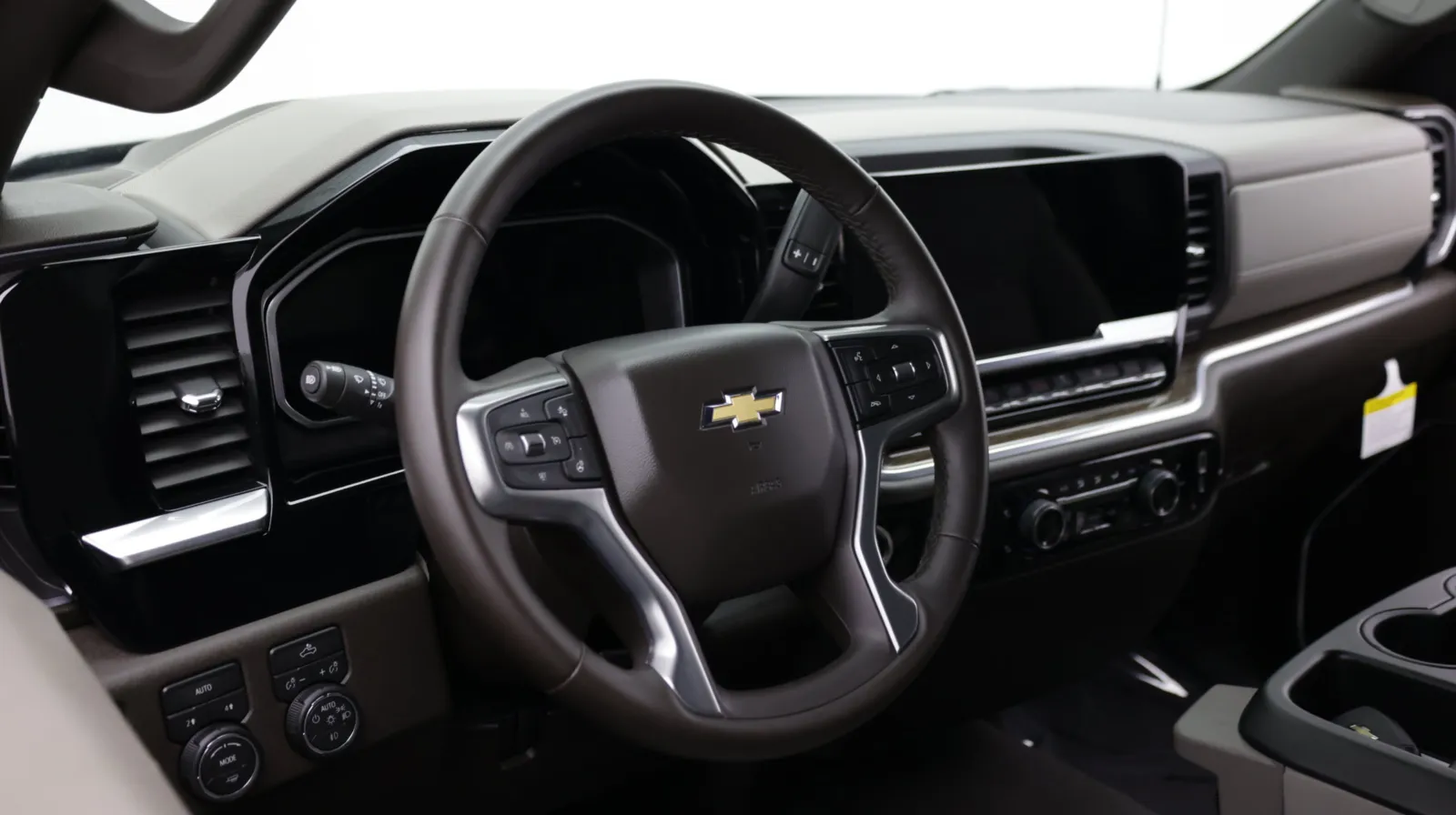 Chevrolet Silverado photo 9