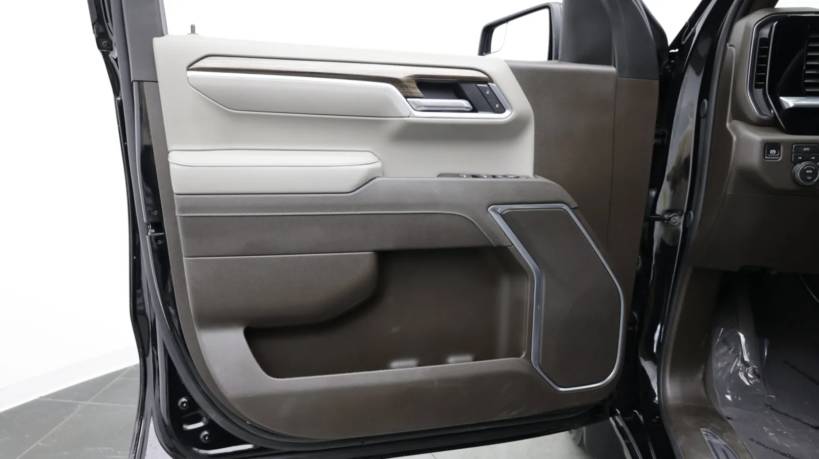 Chevrolet Silverado photo 12