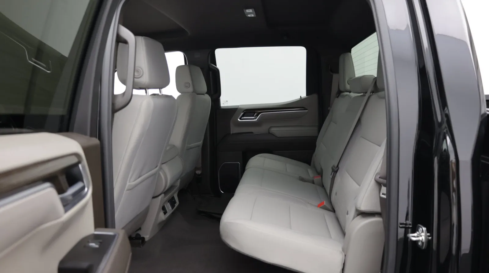 Chevrolet Silverado photo 25
