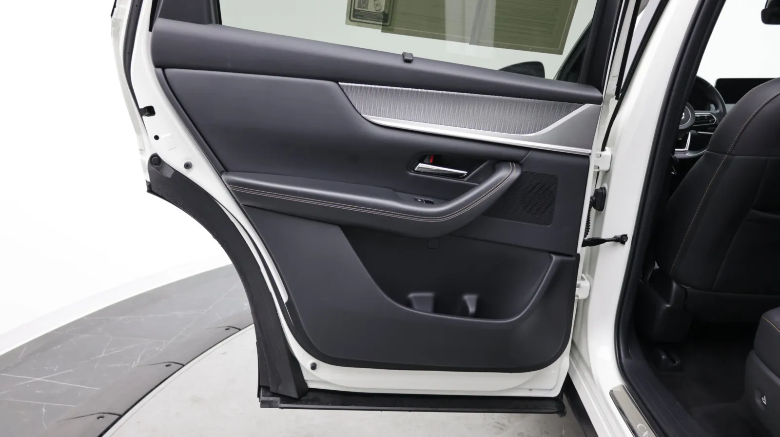 Mazda CX-90 photo 24