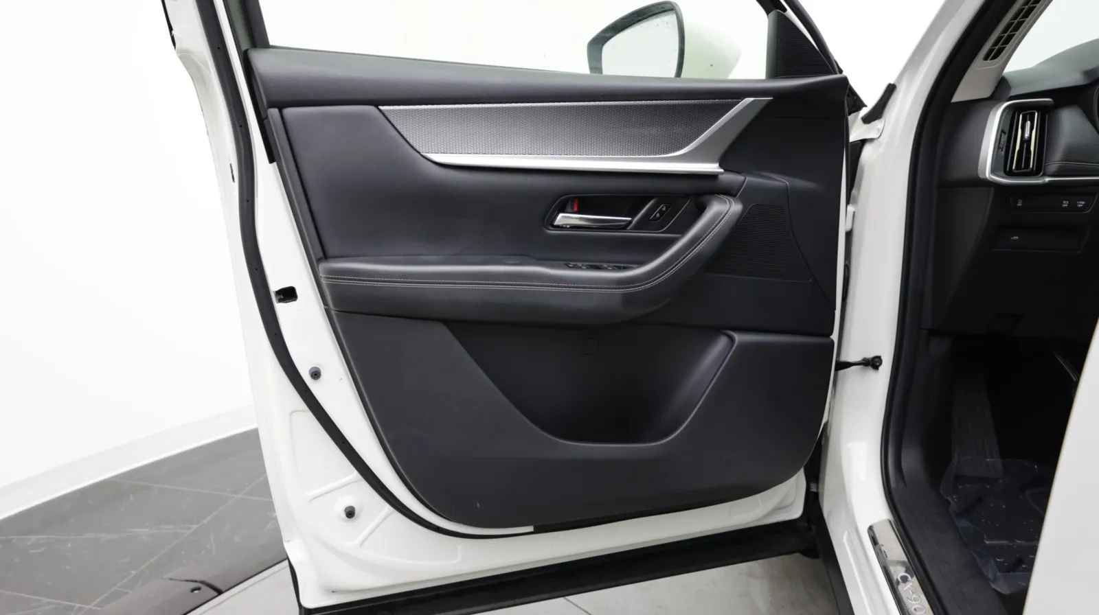 Mazda CX-90 photo 12
