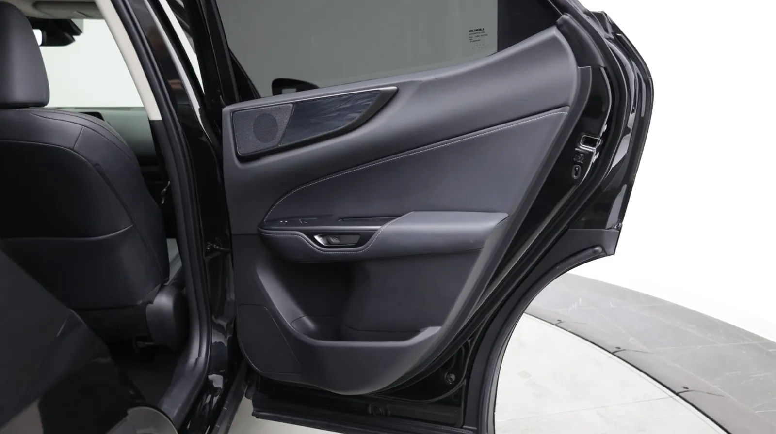 Lexus NX photo 37