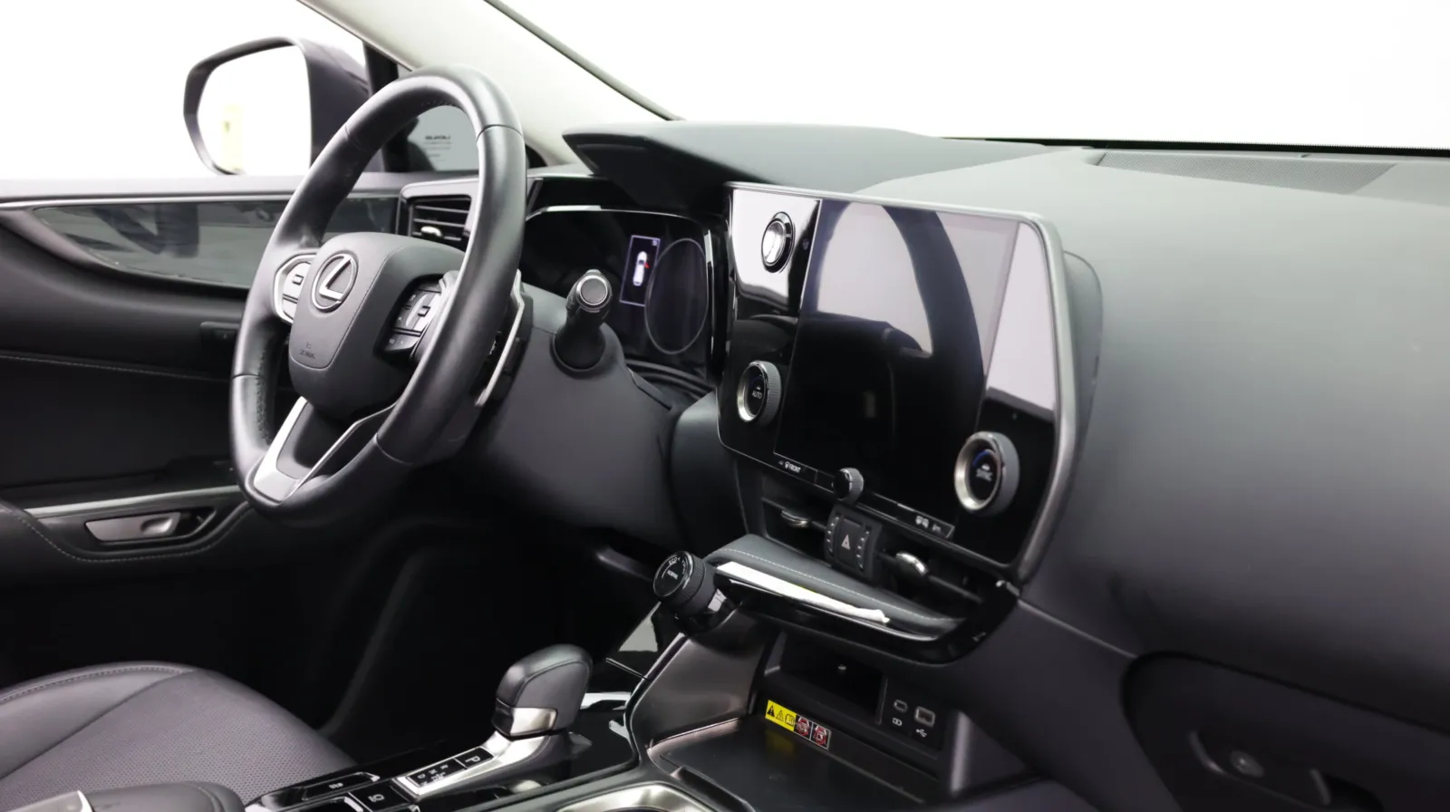 Lexus NX photo 40