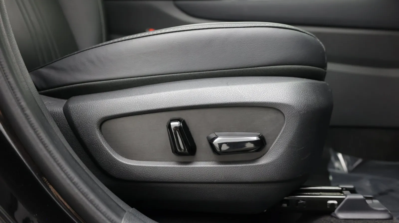 Lexus NX photo 41