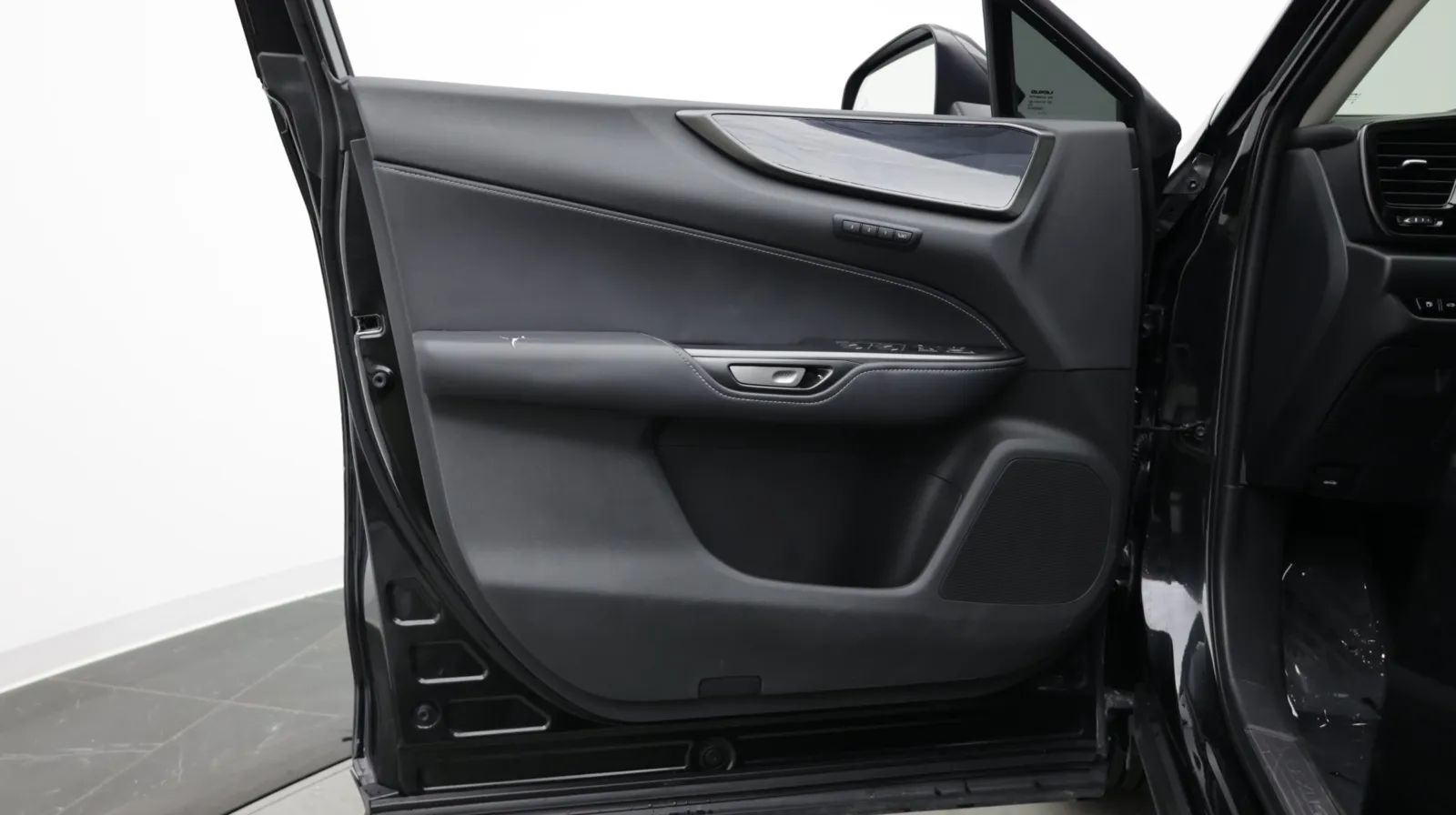 Lexus NX photo 11