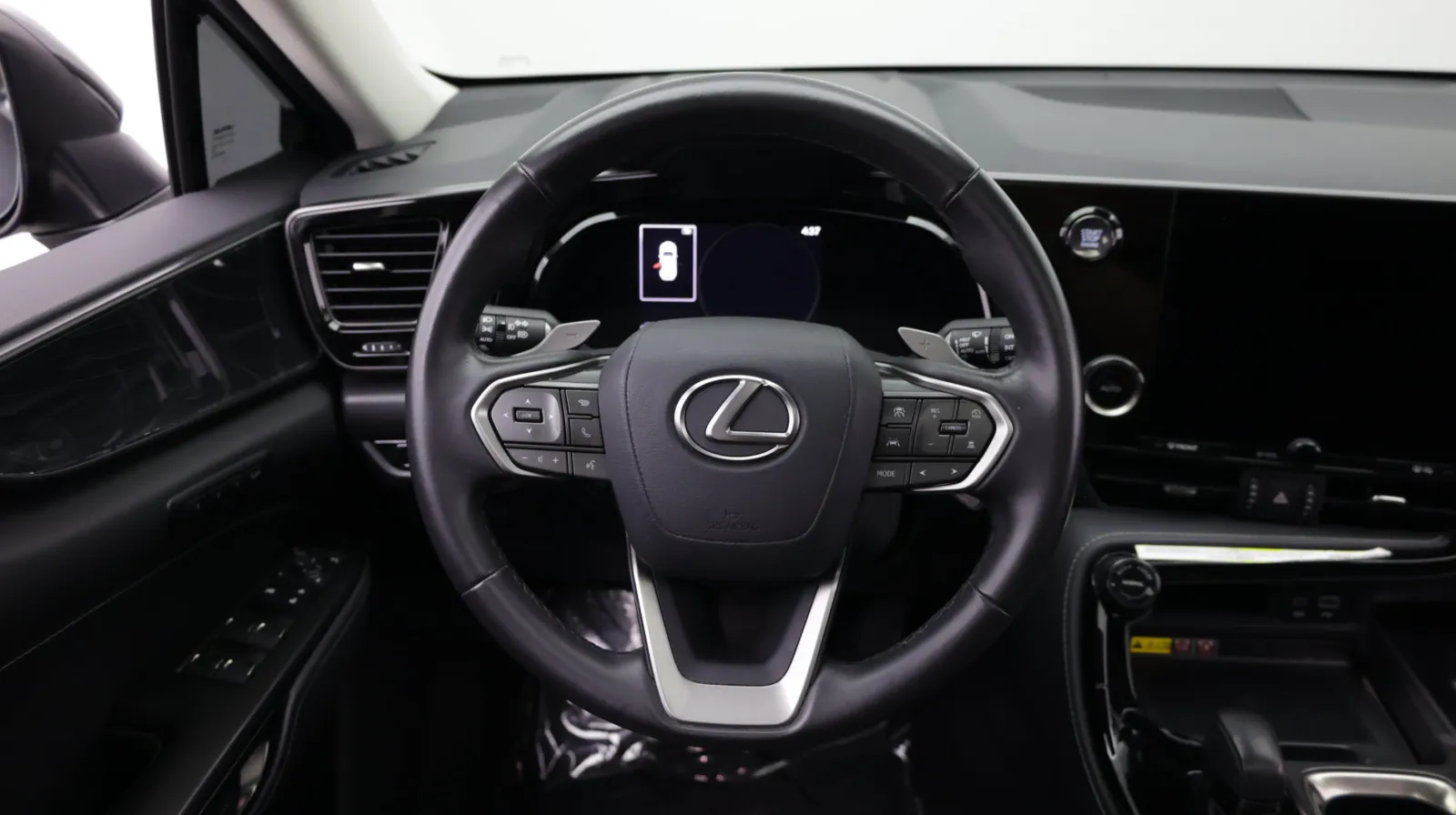Lexus NX photo 31