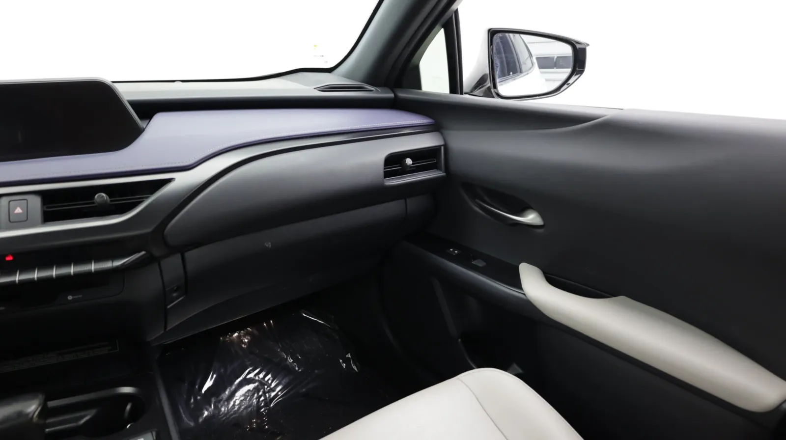 Lexus UX photo 34