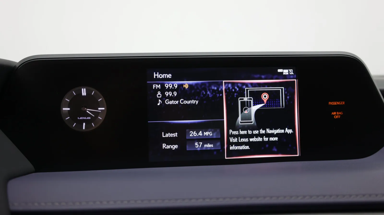 Lexus UX photo 24