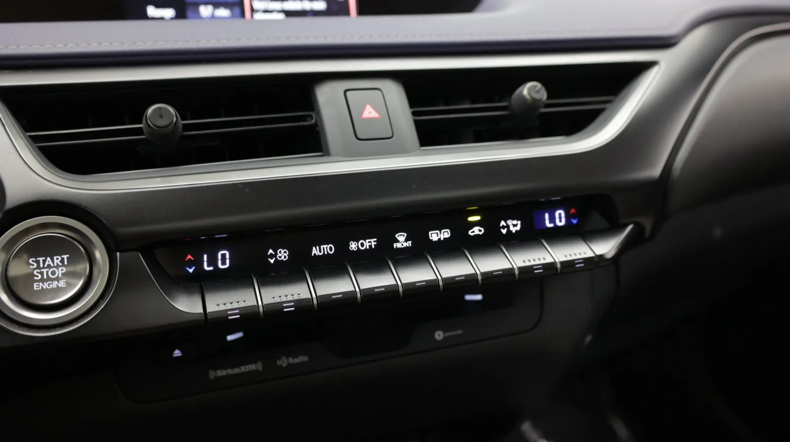 Lexus UX photo 23