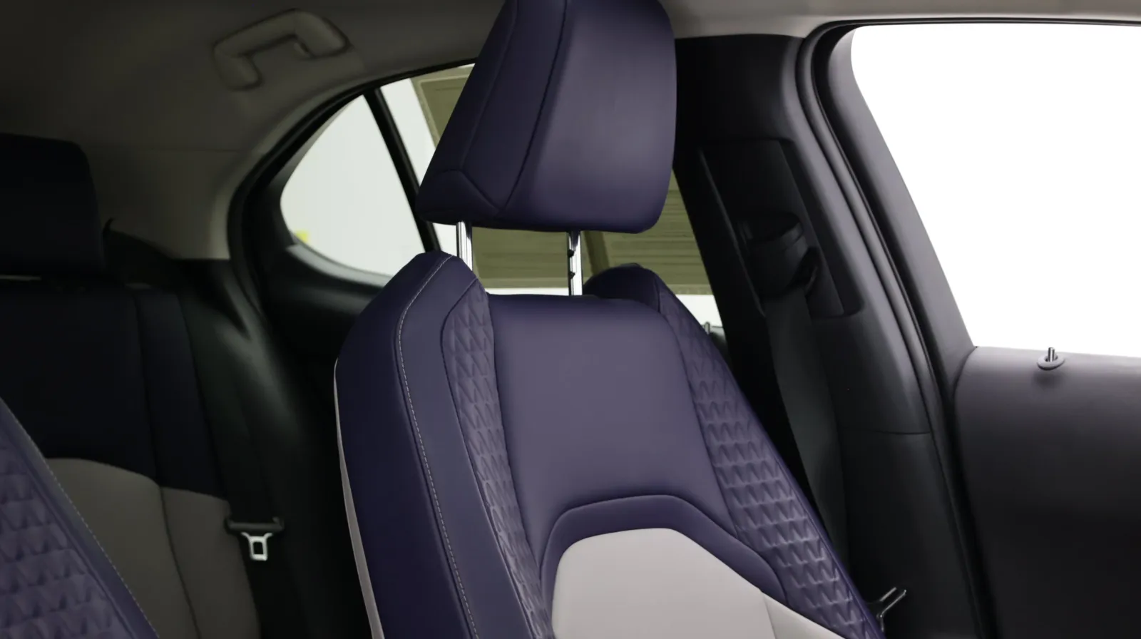 Lexus UX photo 40
