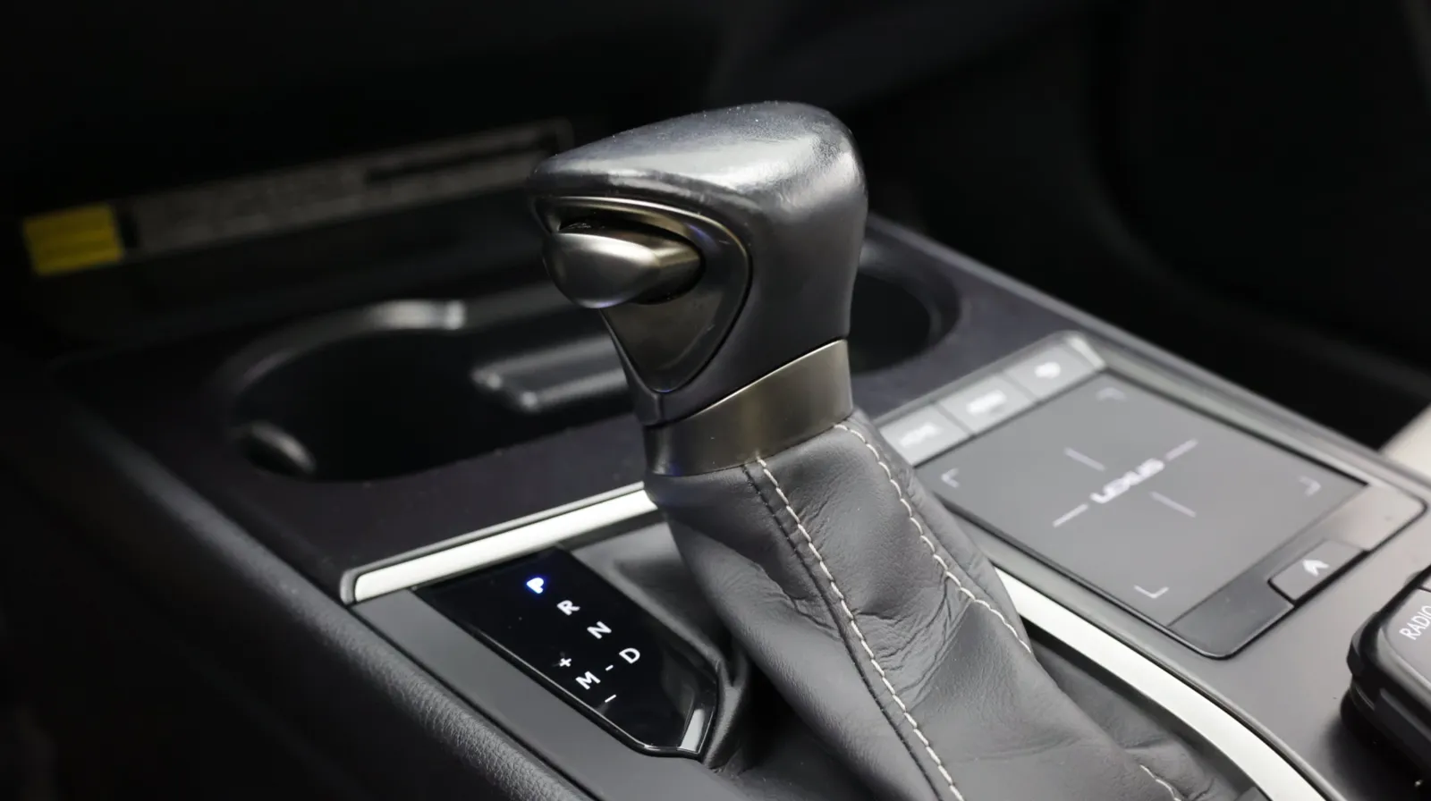 Lexus UX photo 21