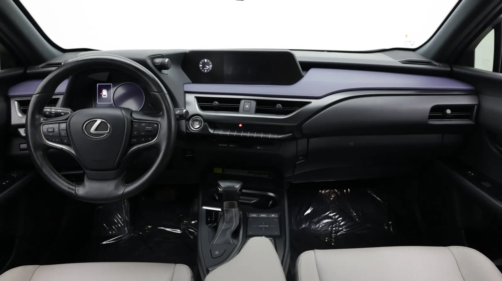 Lexus UX photo 33