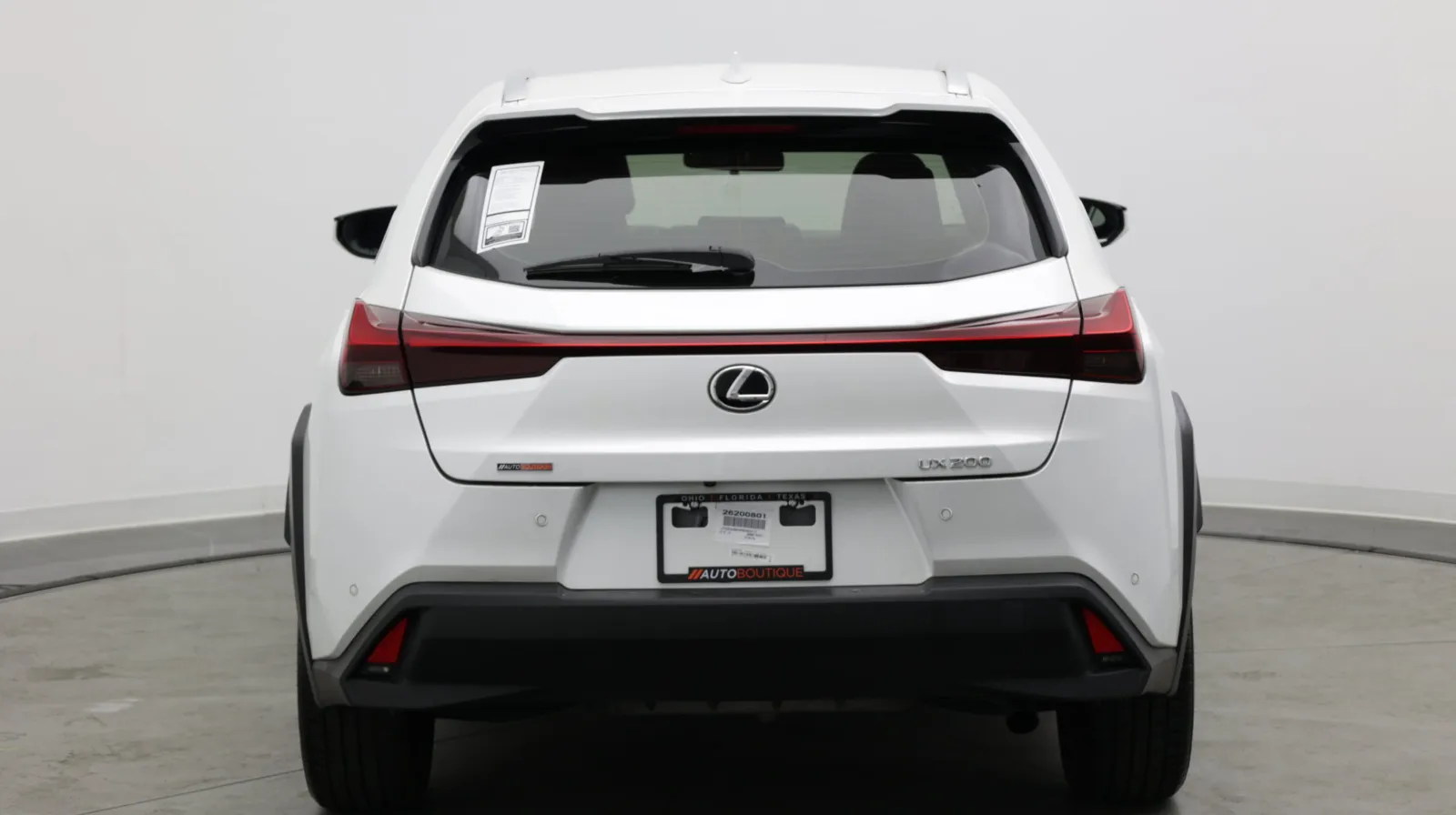 Lexus UX photo 7