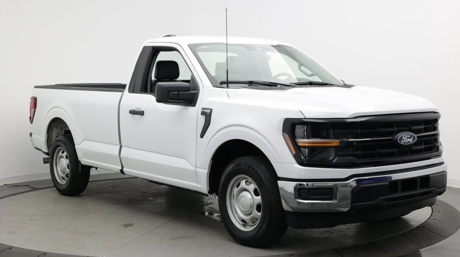 Ford F-150 photo 3