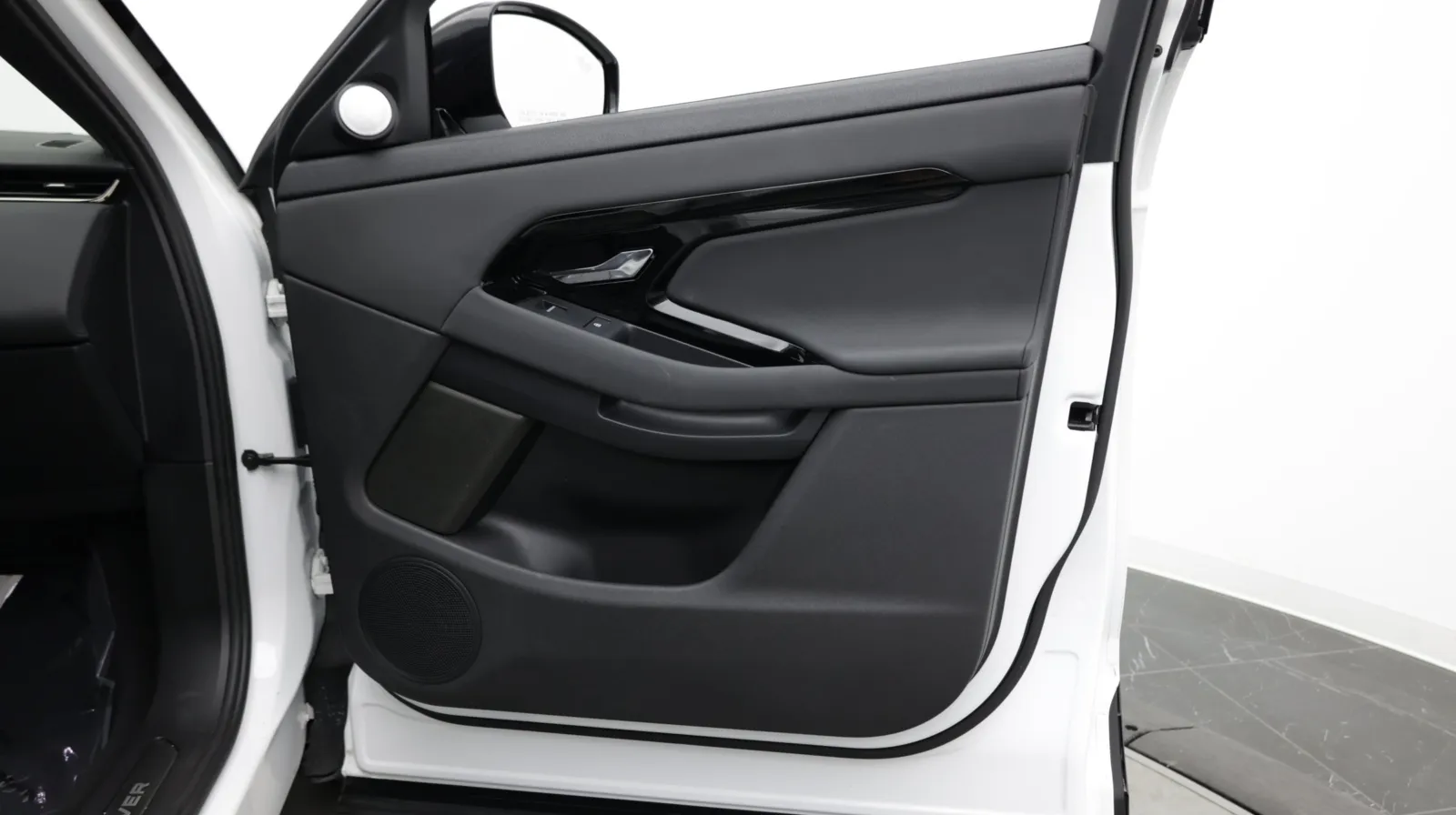 Land Rover Range Rover Evoque photo 38
