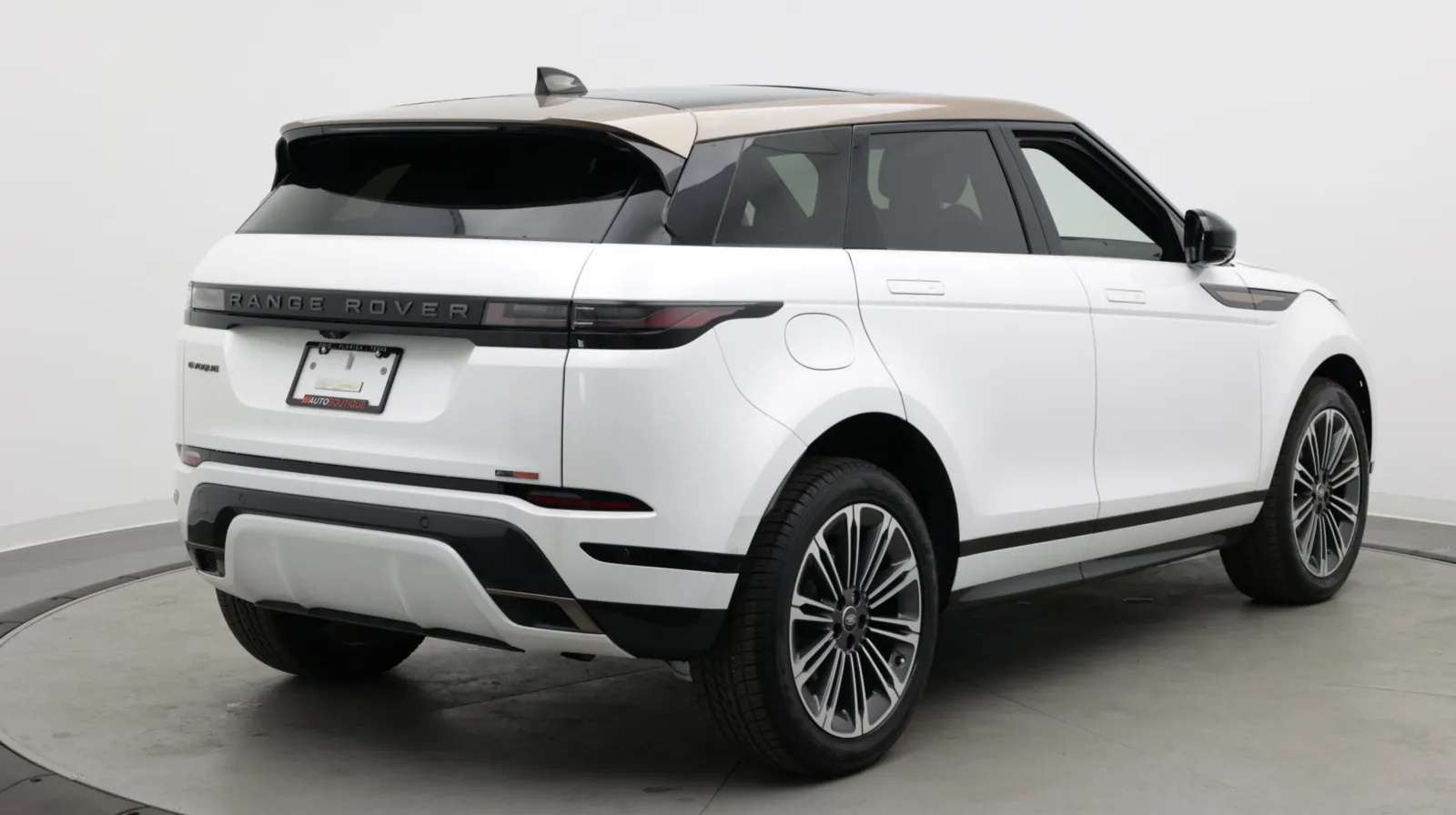 Land Rover Range Rover Evoque photo 9