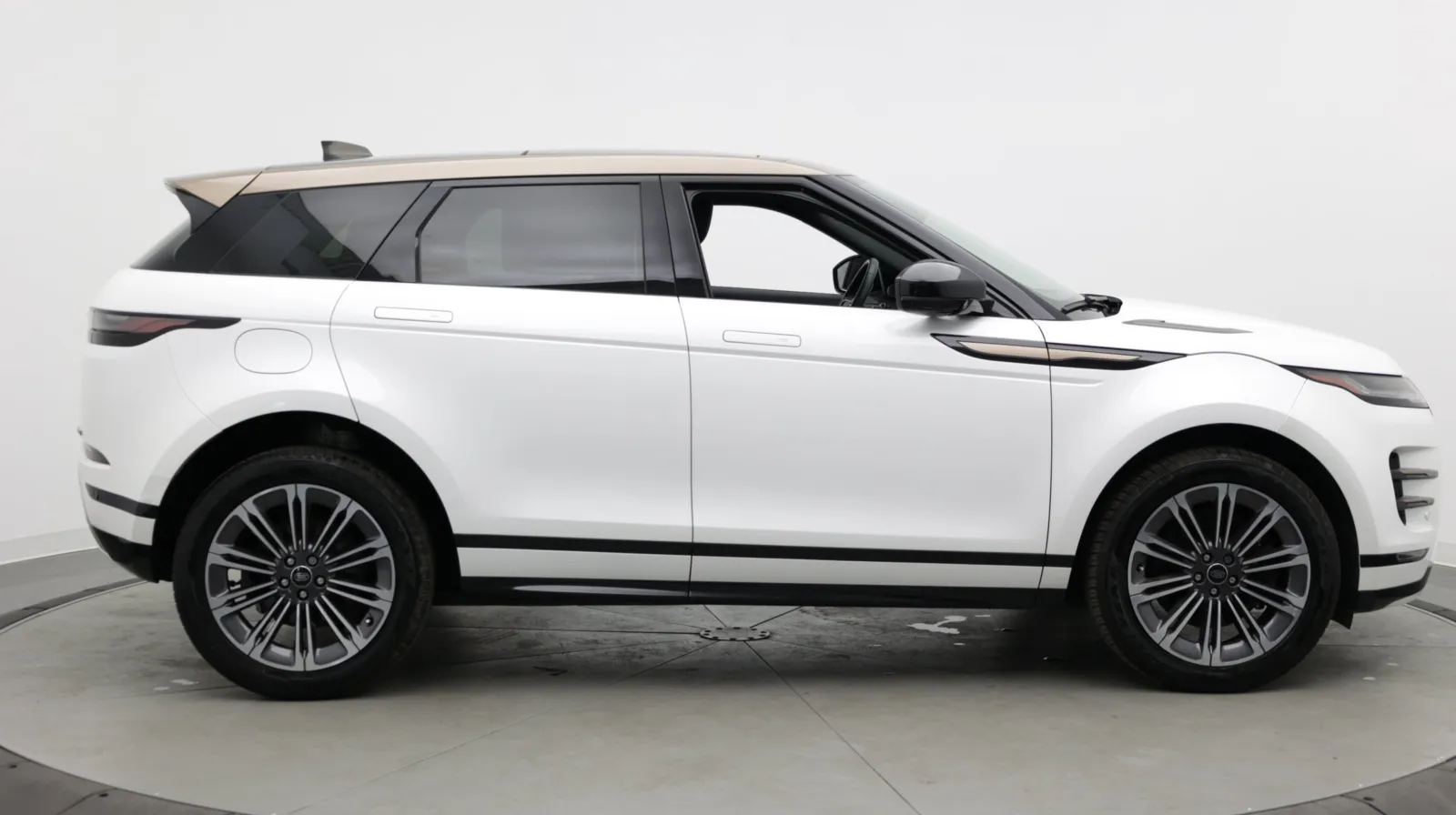 Land Rover Range Rover Evoque photo 10