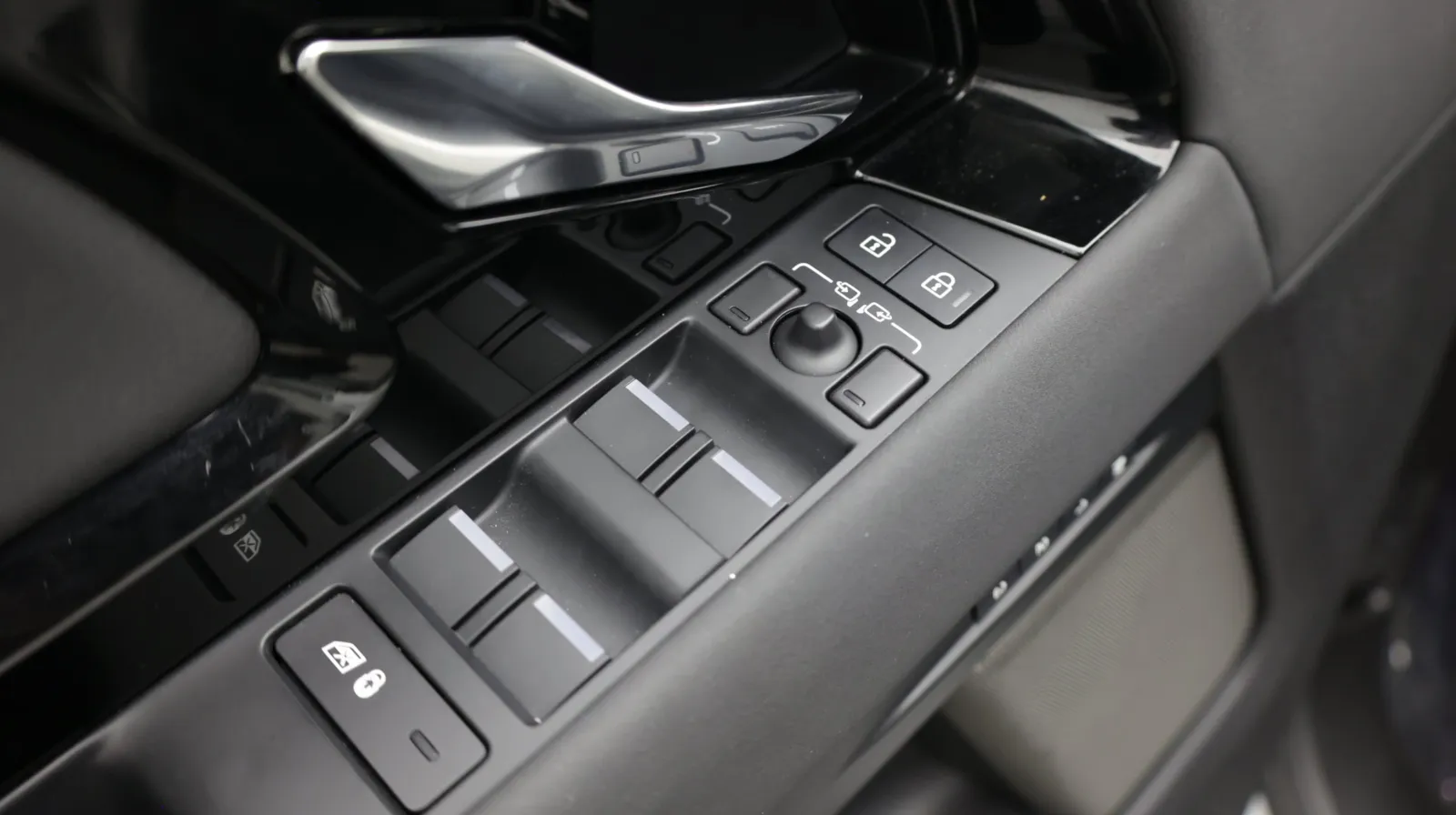 Land Rover Range Rover Evoque photo 15