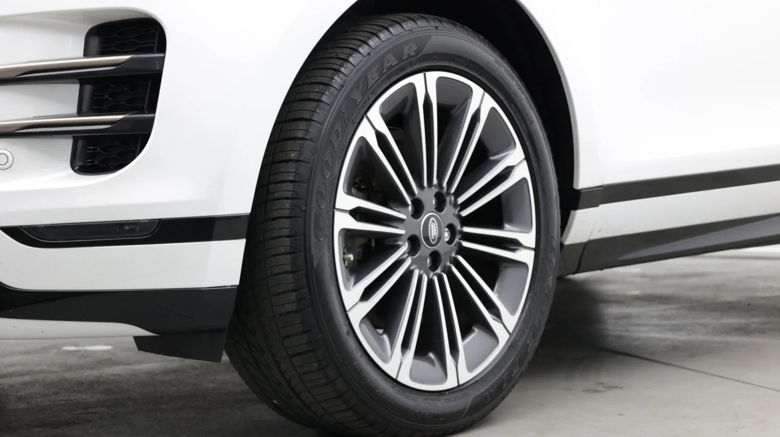 Land Rover Range Rover Evoque photo 11