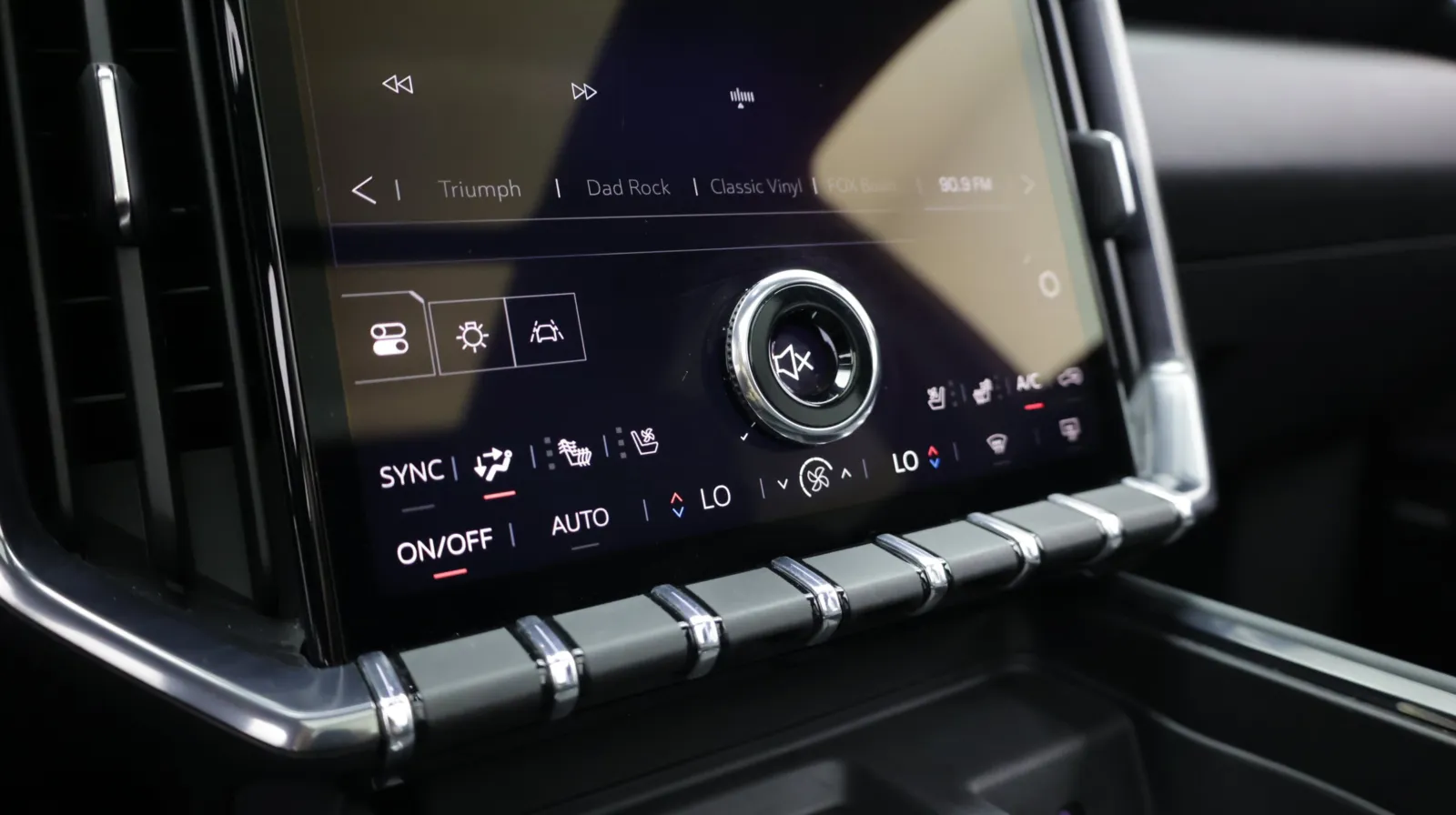 GMC Acadia photo 24