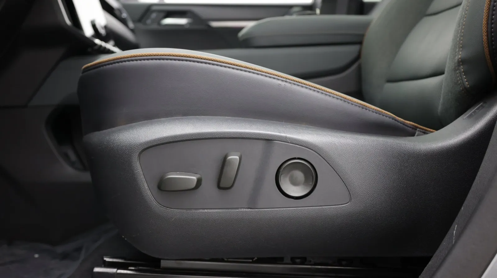 GMC Acadia photo 18