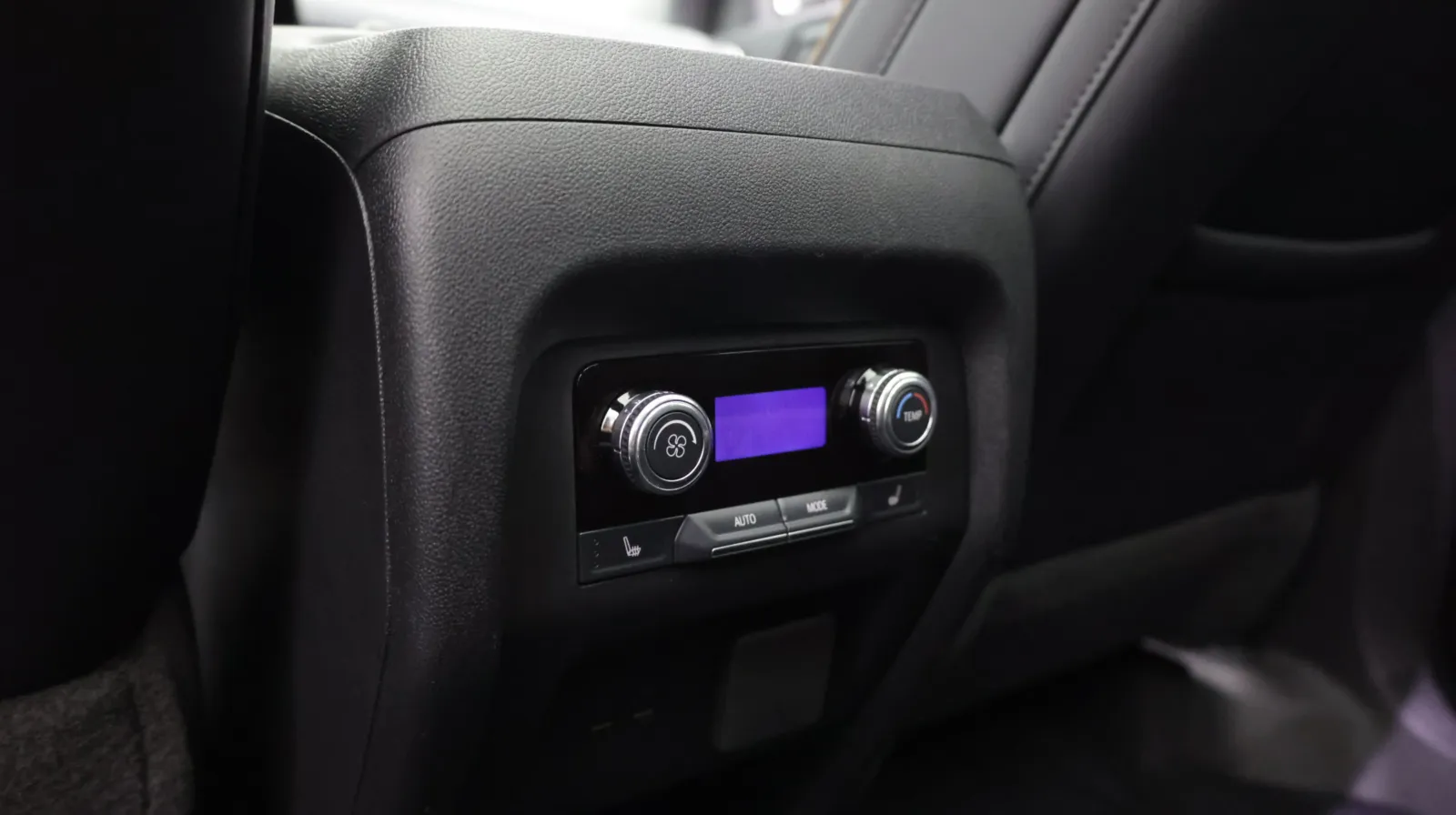 GMC Acadia photo 34