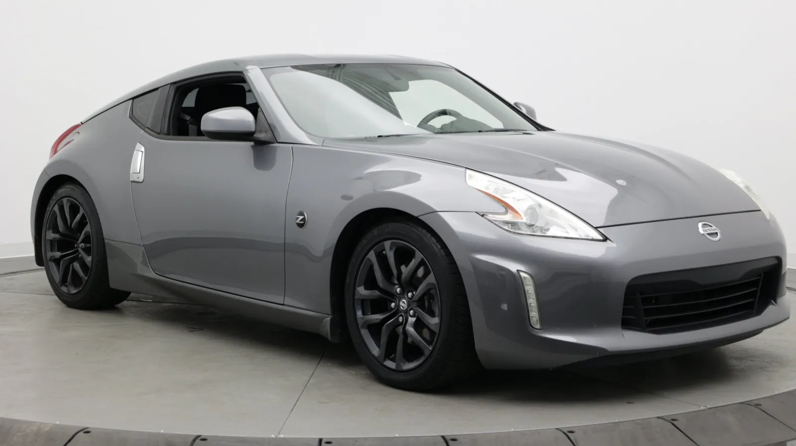 Nissan 370Z photo 3