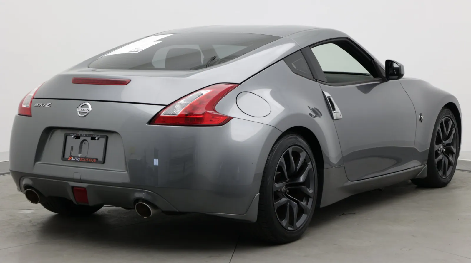 Nissan 370Z photo 7