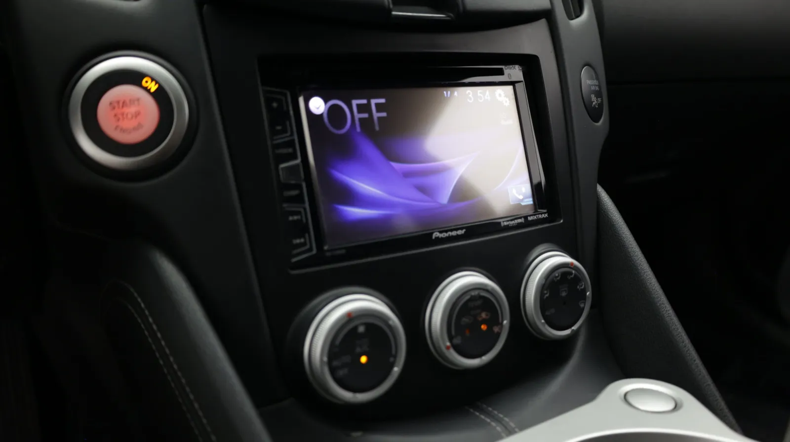 Nissan 370Z photo 16
