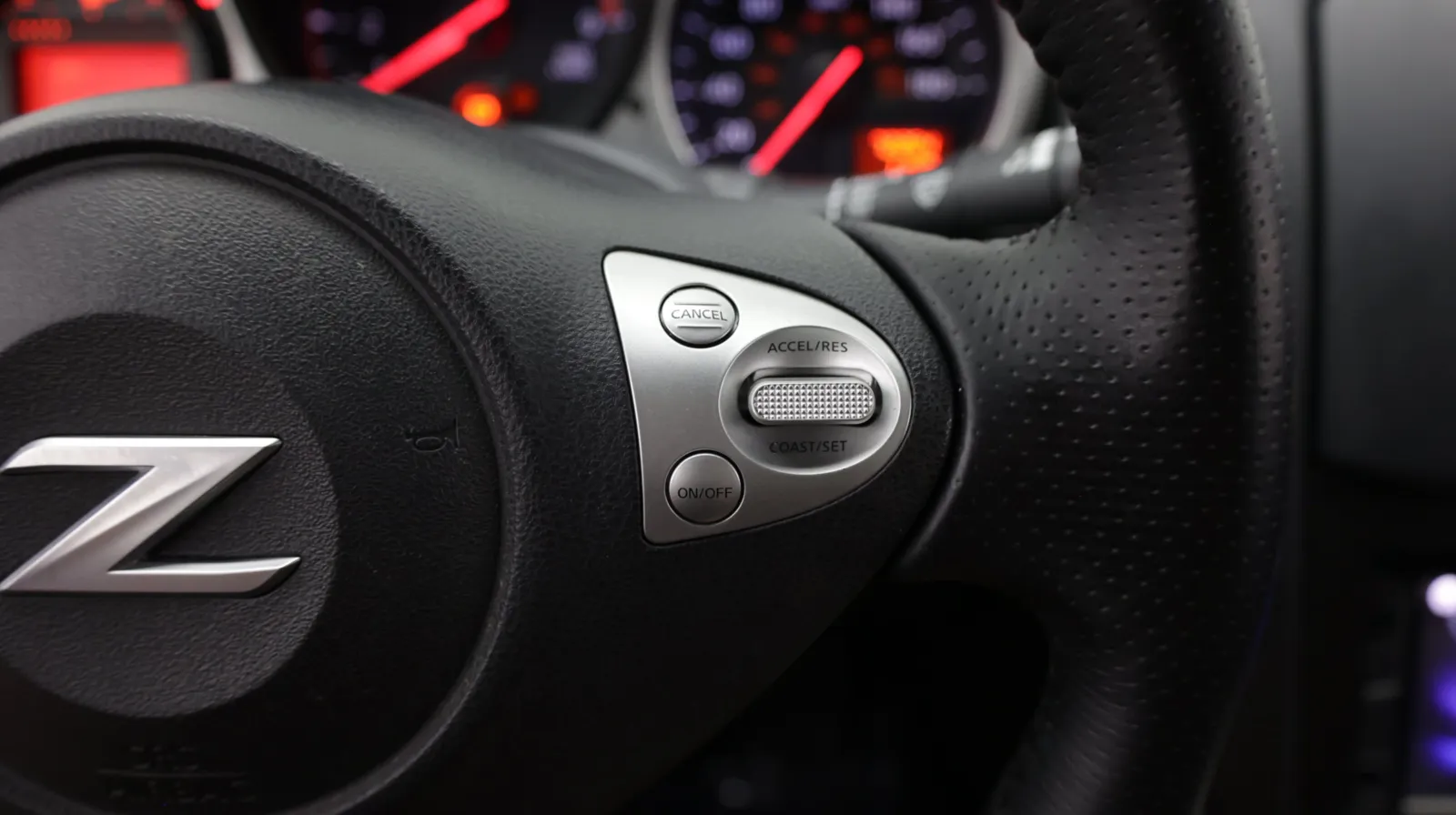 Nissan 370Z photo 22