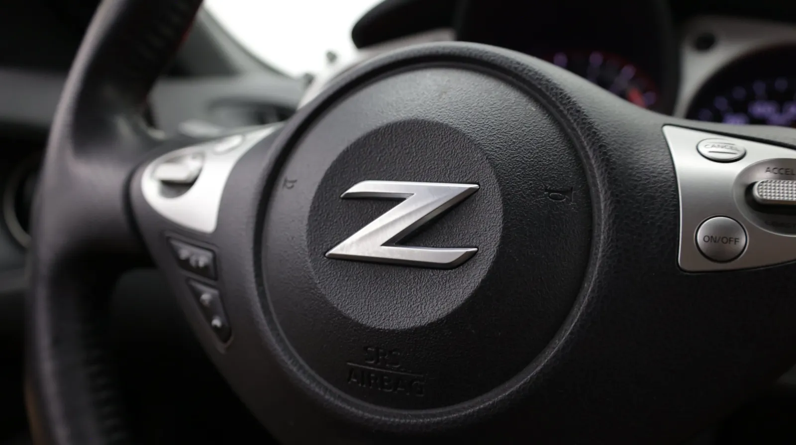 Nissan 370Z photo 23