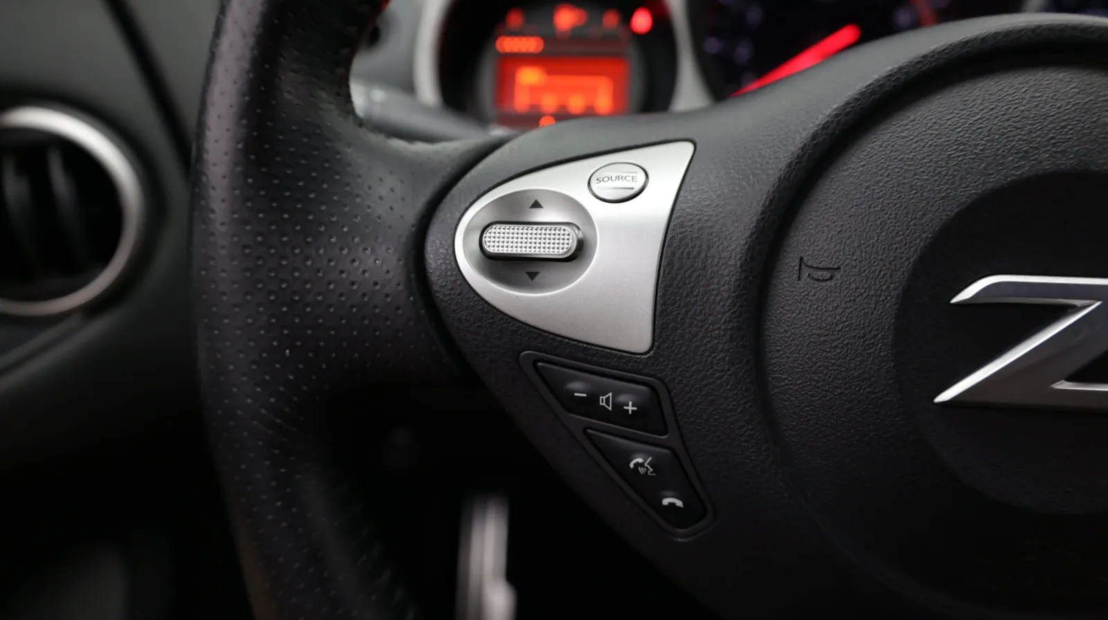 Nissan 370Z photo 21