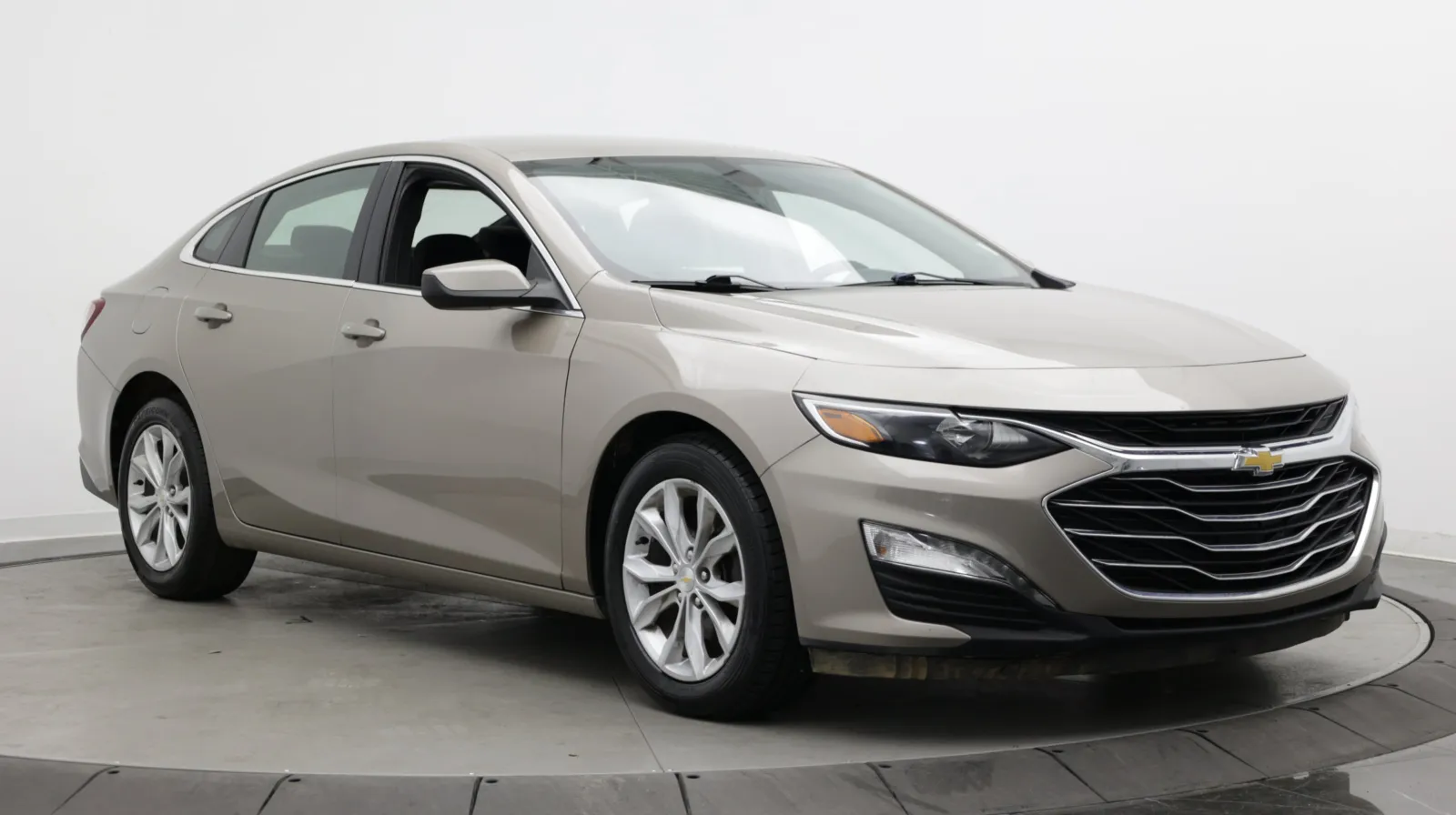 Chevrolet Malibu photo 3