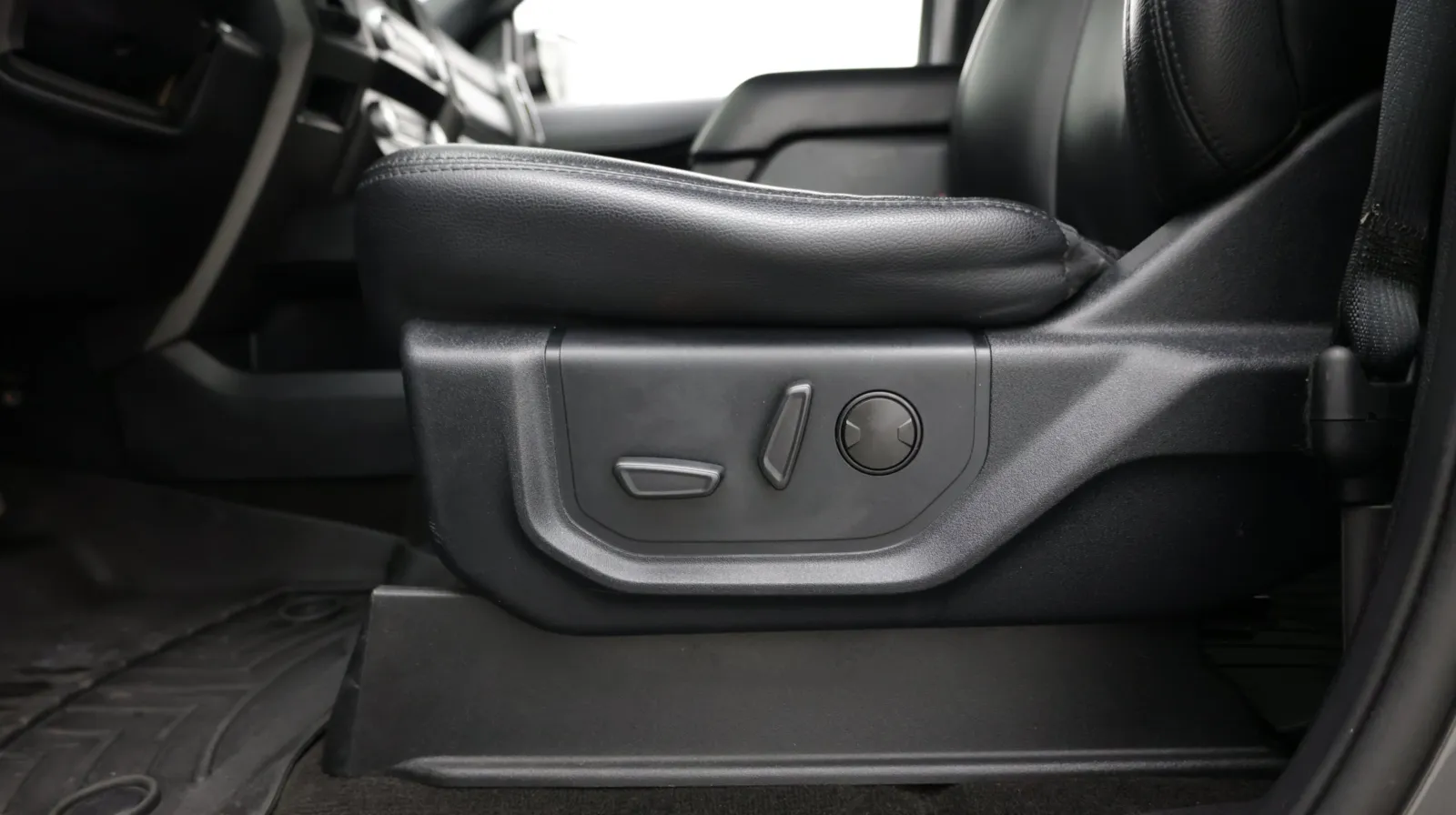 Ford Expedition photo 16
