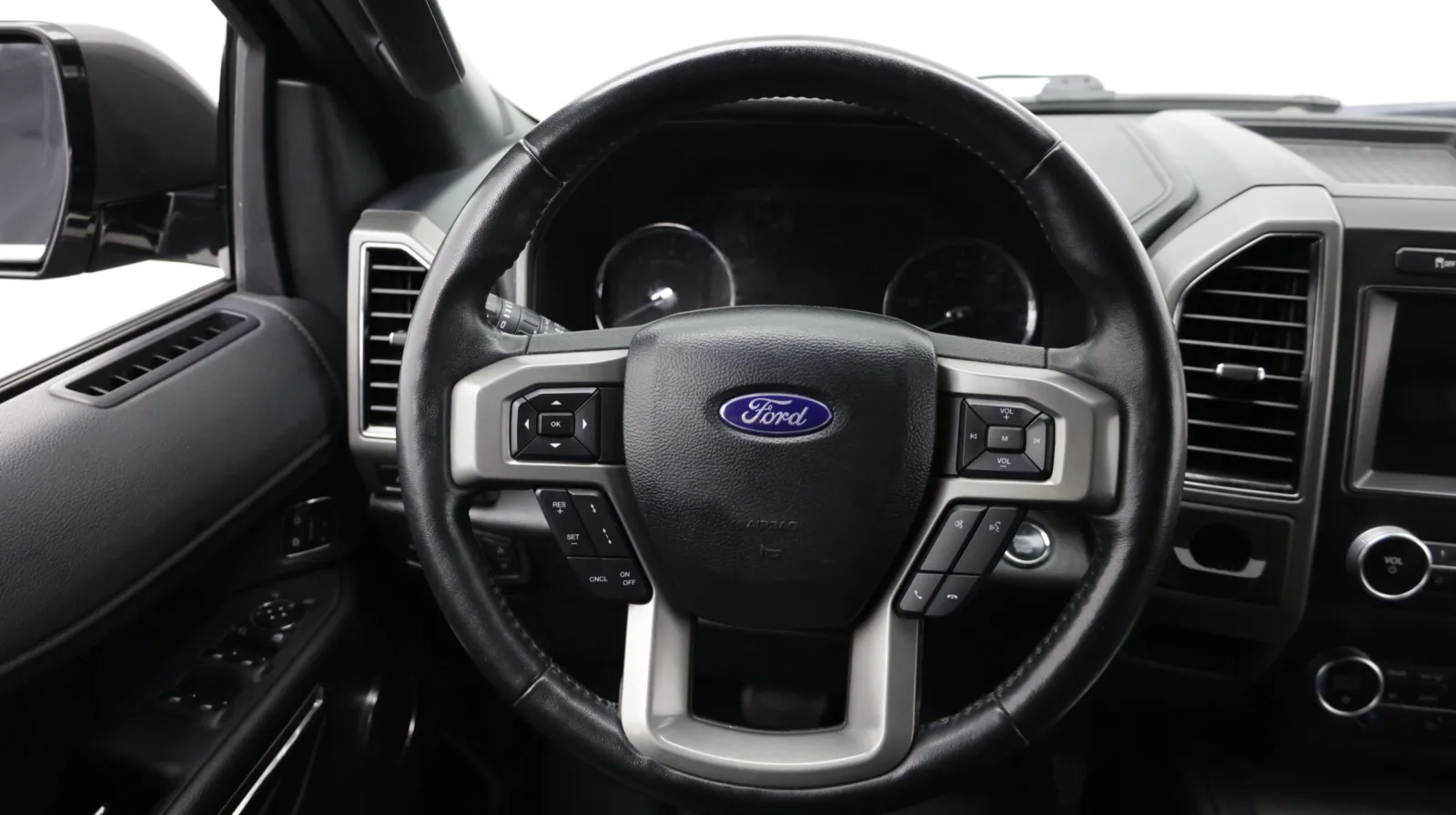 Ford Expedition photo 30