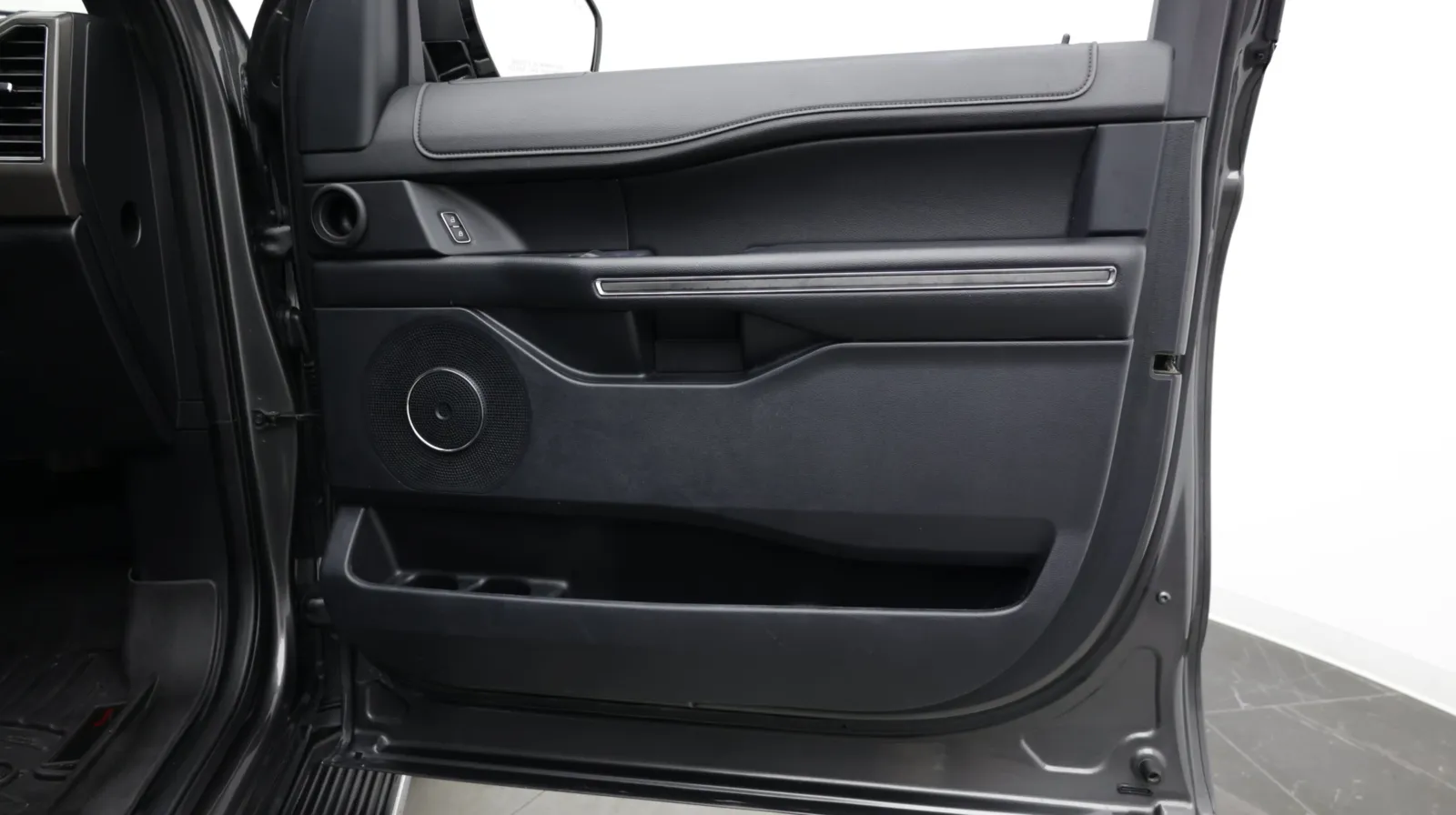 Ford Expedition photo 40