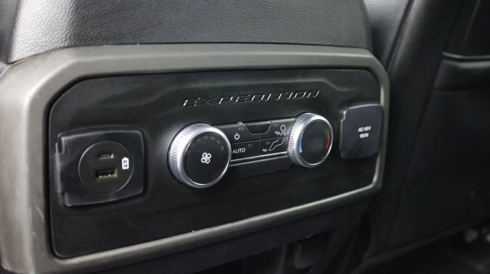 Ford Expedition photo 29