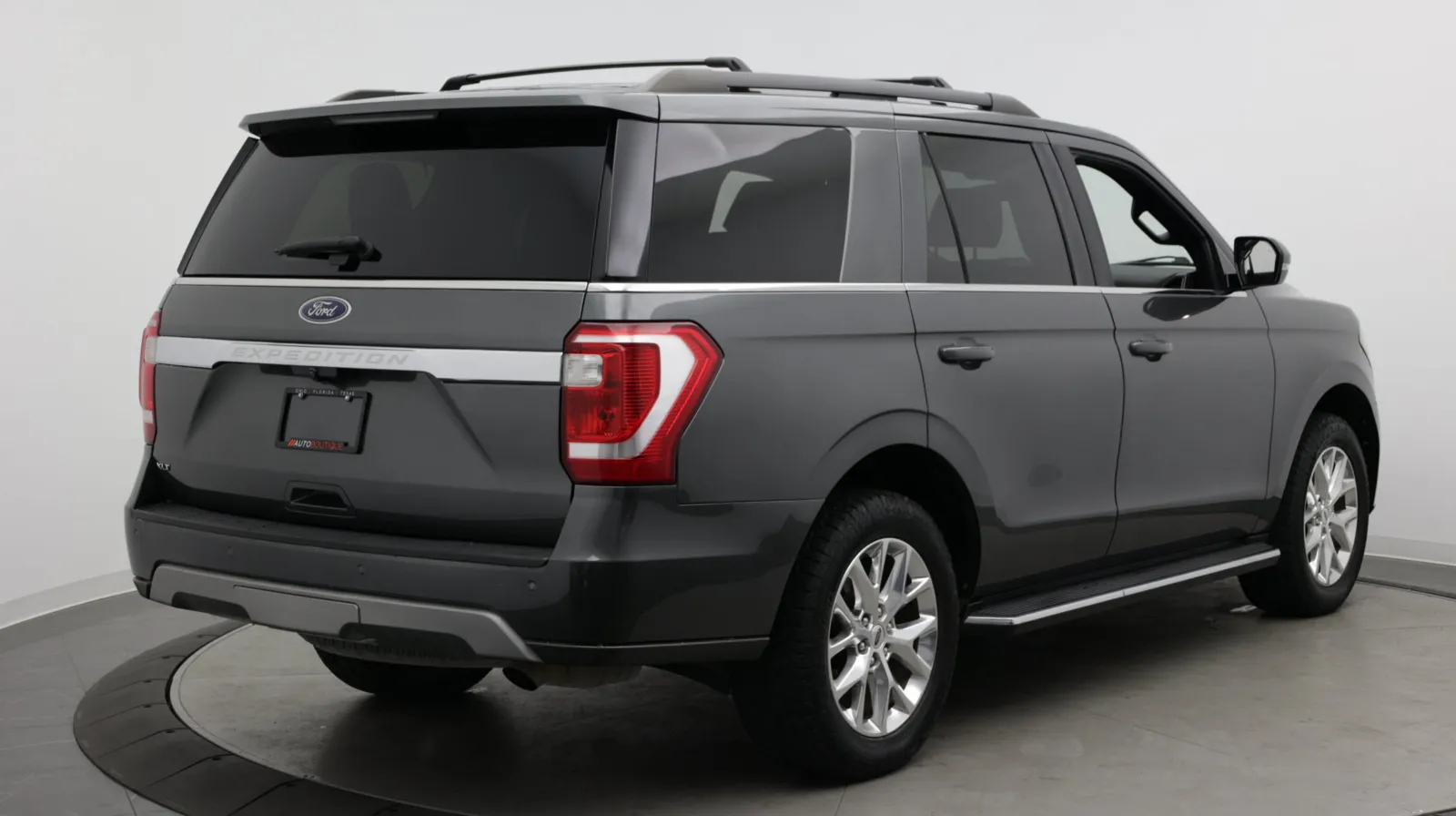 Ford Expedition photo 8