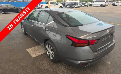 More photos of 2022 Nissan Altima 2.5 S at Auto Boutique Florida, FL