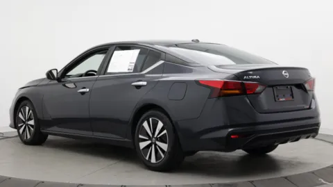 More photos of 2021 Nissan Altima 2.5 SV at Auto Boutique Florida, FL