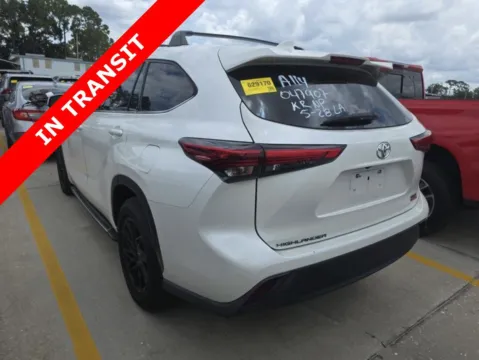 More photos of 2021 Toyota Highlander L at Auto Boutique Florida, FL