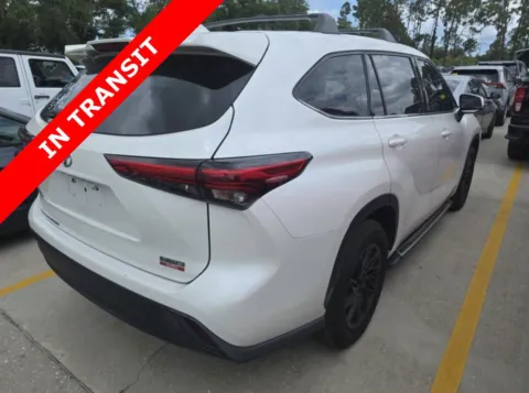 More photos of 2021 Toyota Highlander L at Auto Boutique Florida, FL
