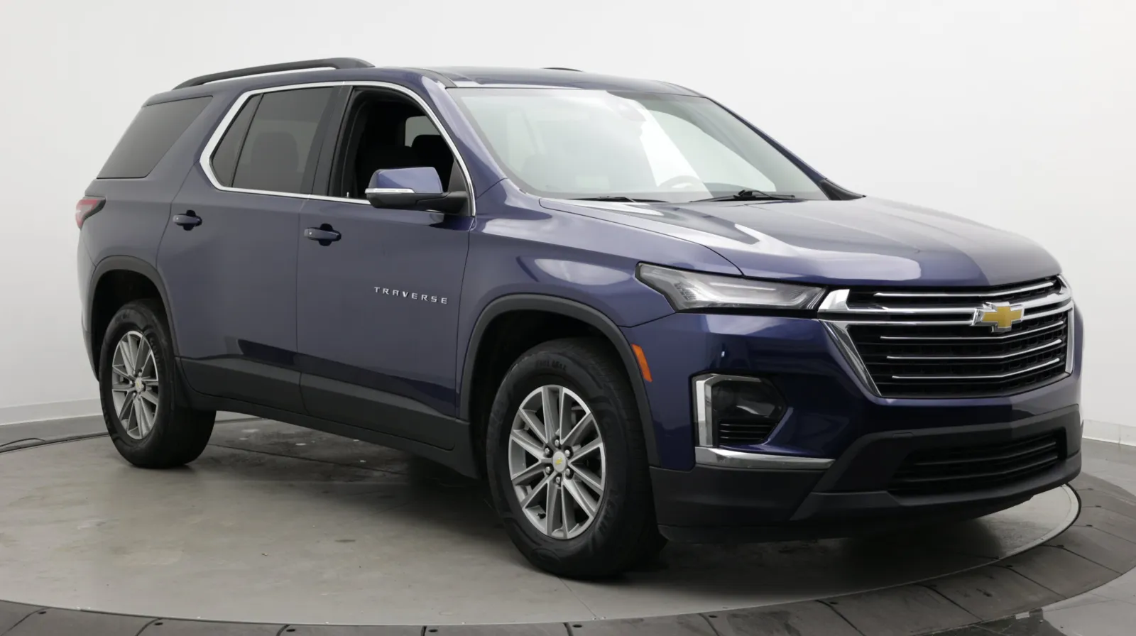 Chevrolet Traverse photo 3