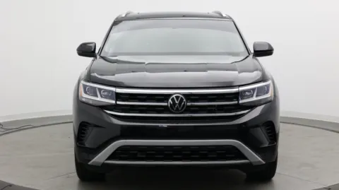 Photos of 2022 Volkswagen Atlas Cross Sport 3.6L V6 SE w/Technology for sale in Jacksonville, FL at Auto Boutique Florida