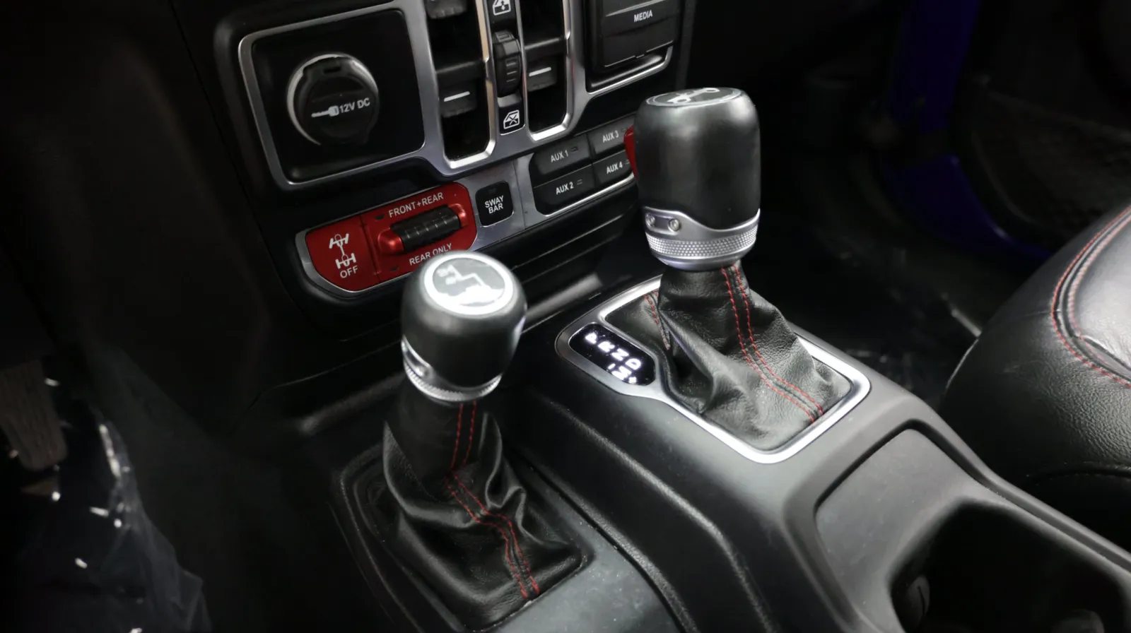 Jeep Wrangler photo 17